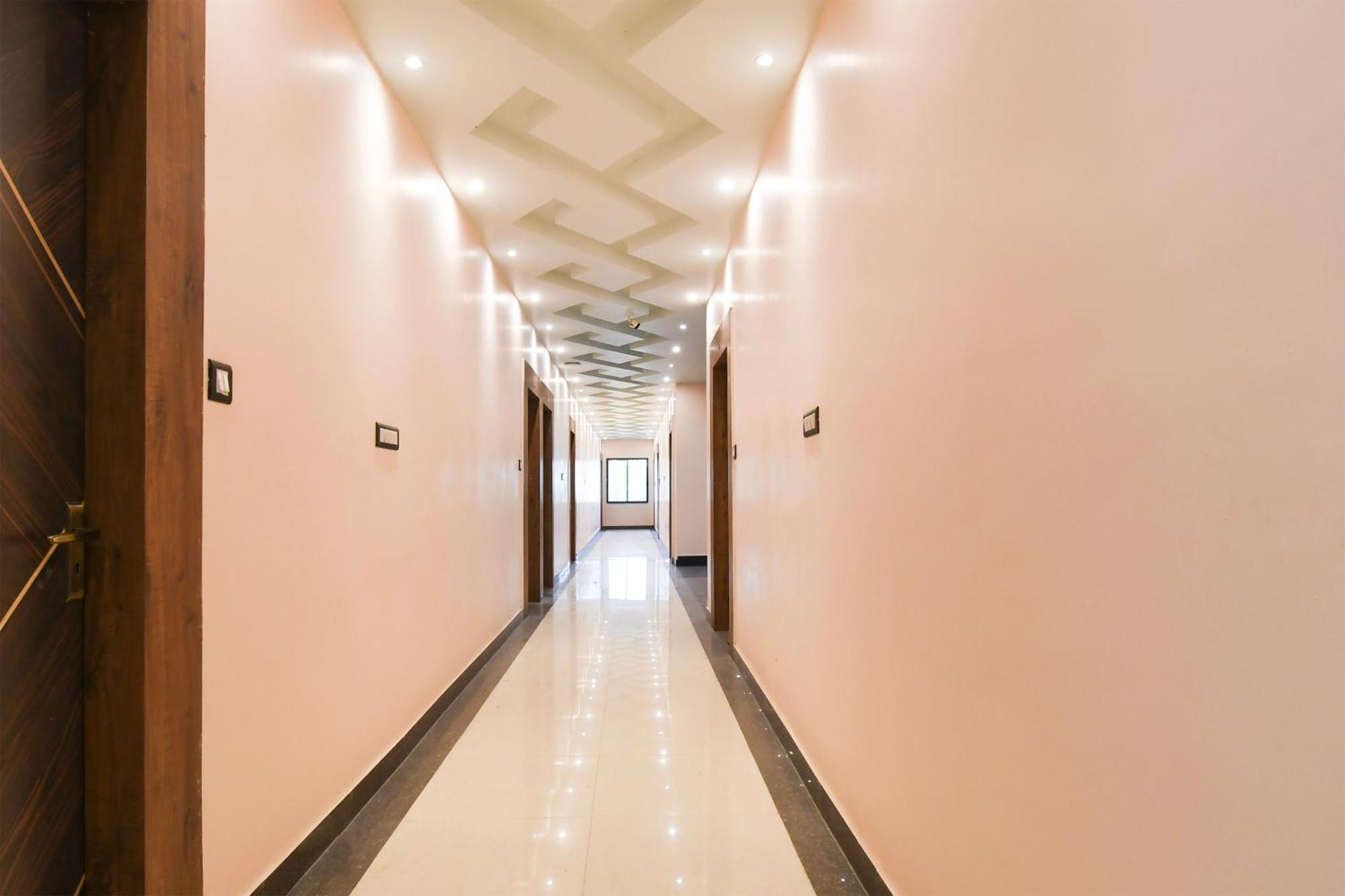 Hotel O Nilmadhab International Tarapith Zewnętrze zdjęcie