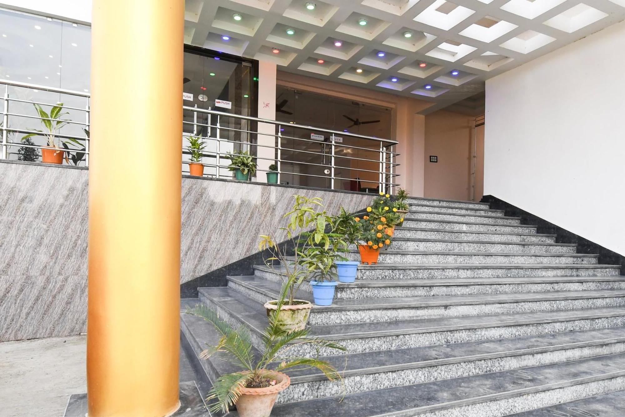 Hotel O Nilmadhab International Tarapith Zewnętrze zdjęcie